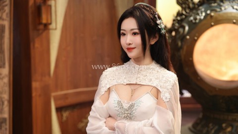 美女请别影响我成仙中文版