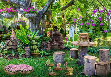 Escape Game lake House in Autumn